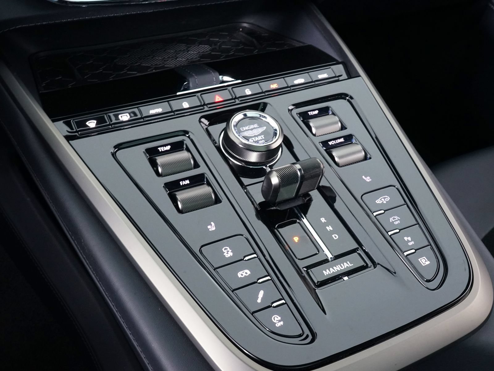 Used 2025 Aston Martin DBX 707 AWD/4WD image 27