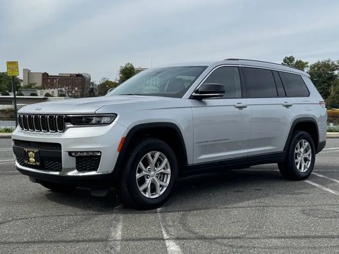 Used 2023 Jeep Grand Cherokee L Limited image 3