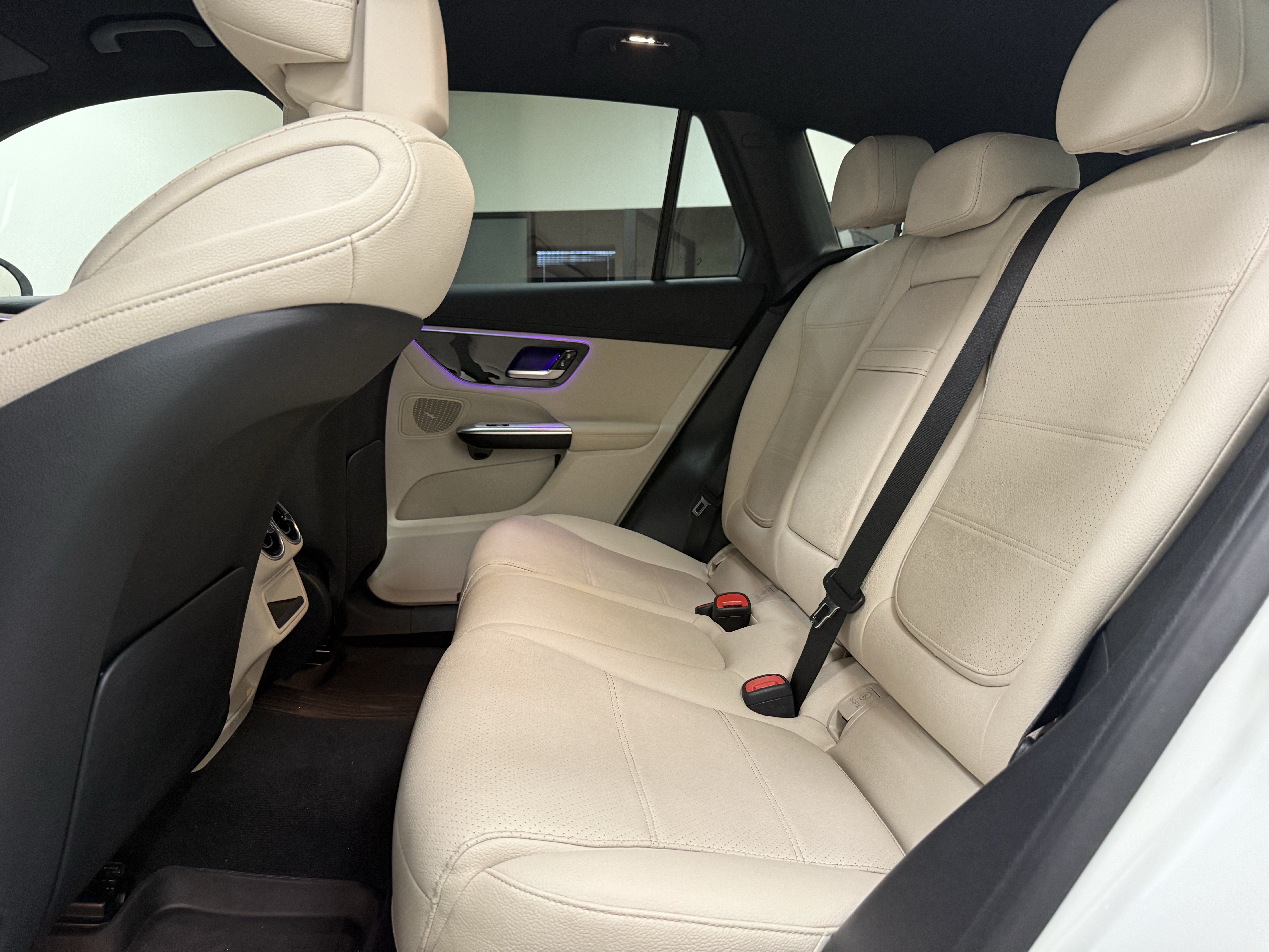 Used 2024 Mercedes-Benz GLC 300 4MATIC image 17