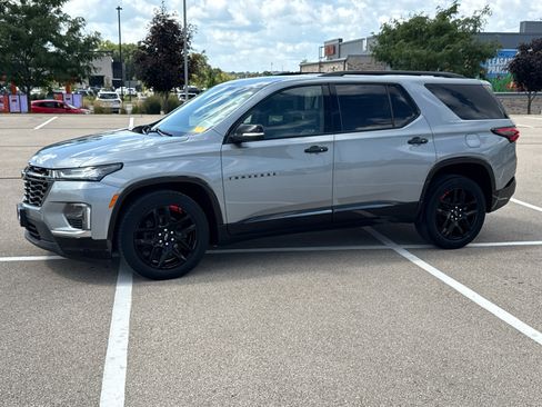 Used 2023 Chevrolet Traverse Premier w/ Redline Edition AWD/4WD image 2