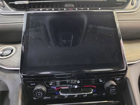 Used 2023 Jeep Grand Cherokee Limited image 7