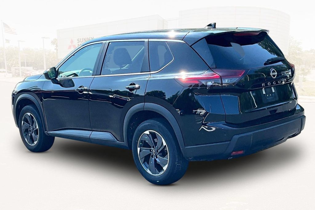 Used 2025 Nissan Rogue SV FWD image 4