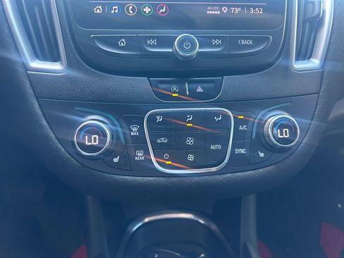 Used 2022 Chevrolet Malibu LT FWD image 9