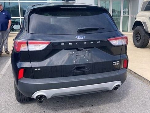 Used 2022 Ford Escape SE w/ Cold Weather Package image 10