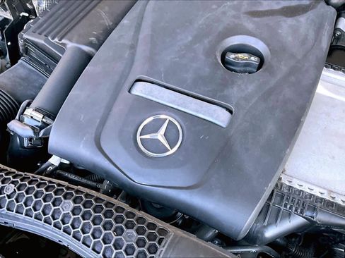 Used 2019 Mercedes-Benz GLC 300 image 32