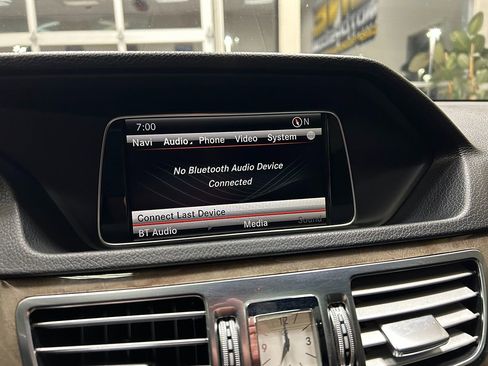 Used 2014 Mercedes-Benz E 350 4MATIC Sedan image 27