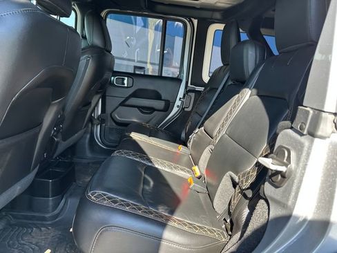 Used 2021 Jeep Wrangler Unlimited Sahara image 10