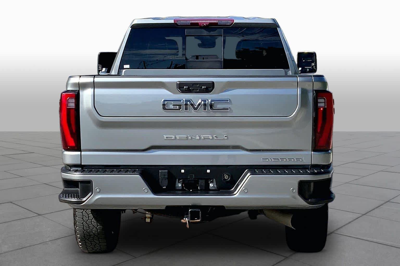 Used 2024 GMC Sierra 2500 Denali Ultimate w/ Max Trailering Package AWD/4WD image 5