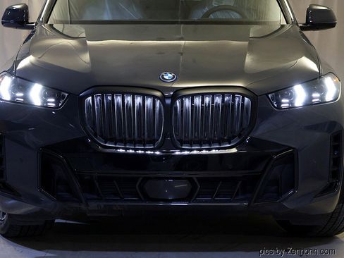 New 2026 BMW X5 xDrive50e w/ M Sport Package image 6