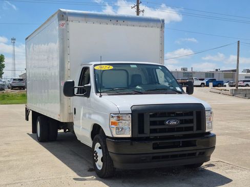 Used 2024 Ford E-350 and Econoline 350 Super Duty w/ Power Windows & Locks Group RWD image 1