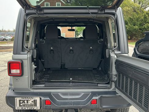 Used 2020 Jeep Wrangler Unlimited Sahara w/ Cold Weather Group image 7