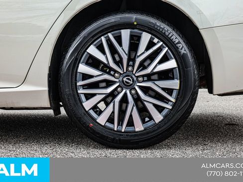 Used 2025 Nissan Altima 2.5 SV image 17