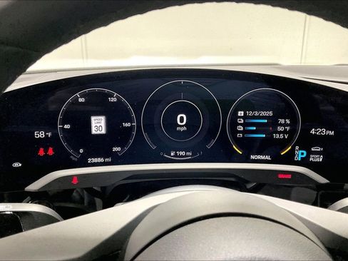 Used 2022 Porsche Taycan 4 Cross Turismo image 24