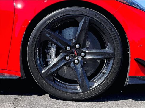 Used 2024 Chevrolet Corvette Z06 w/ Z07 Performance Package RWD image 12