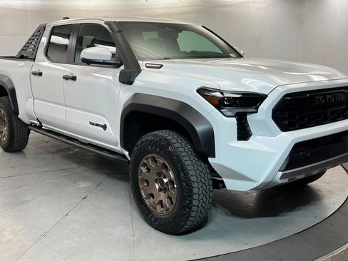 New 2026 Toyota Tacoma 4x4 Double Cab Hybrid image 7