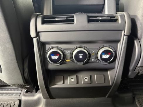 Used 2024 Land Rover Defender 110 X-Dynamic SE AWD/4WD image 20