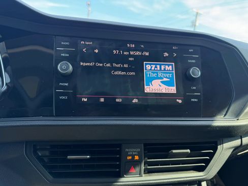 Used 2019 Volkswagen Jetta SEL FWD image 17