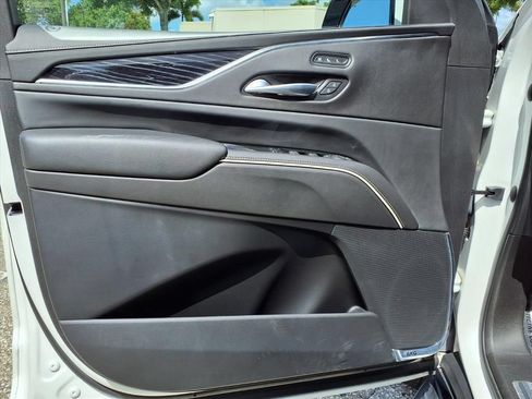 Used 2021 Cadillac Escalade Sport w/ LPO, Illumination Package AWD/4WD image 23