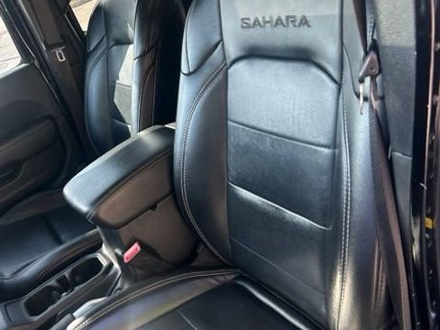 Used 2020 Jeep Wrangler Unlimited Sahara AWD/4WD image 14