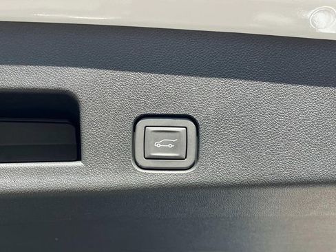 New 2026 GMC Acadia Denali Ultimate AWD/4WD image 7