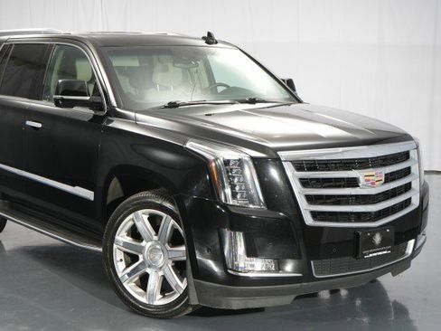 Used 2020 Cadillac Escalade Luxury image 14
