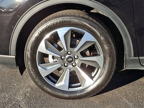 Used 2024 Ford Escape Platinum image 8