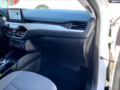 Used 2022 Ford Escape SE w/ SE Sport Appearance Package image 17