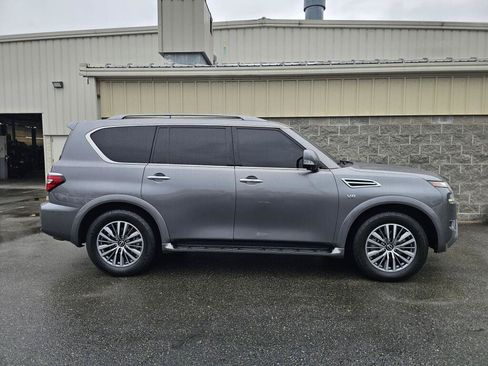 Used 2022 Nissan Armada SL w/ Captain's Chairs Package AWD/4WD image 9
