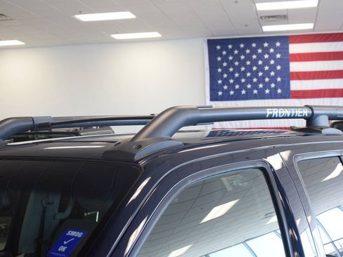Used 2007 Nissan Frontier LE AWD/4WD image 12