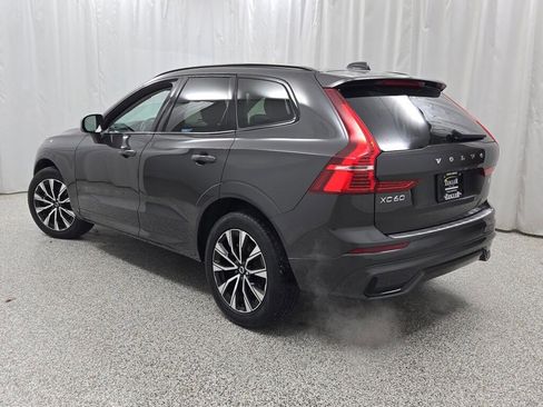 Used 2023 Volvo XC60 B5 Plus image 15