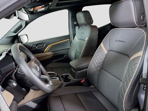 New 2026 GMC Canyon Denali image 21