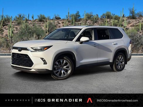 Used 2024 Toyota Grand Highlander FWD image 1