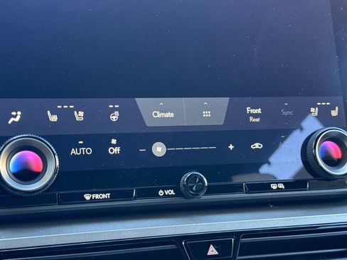 New 2025 Lexus TX 500h AWD image 24