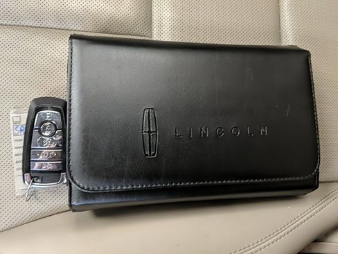 Certified 2022 Lincoln Corsair Standard w/ Equipment Group 101A image 27