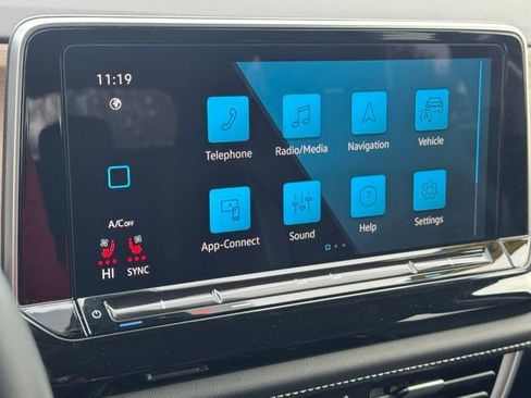 Used 2024 Volkswagen Atlas SE image 40