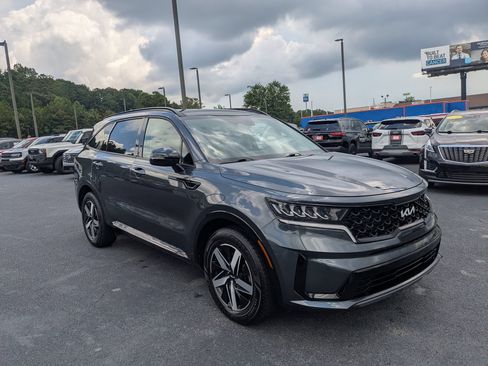 Used 2022 Kia Sorento S w/ Panoramic Sunroof Package FWD image 3