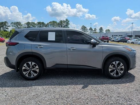 Used 2023 Nissan Rogue SV AWD/4WD image 9