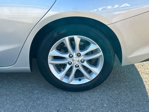 Used 2017 Chevrolet Malibu LT image 37