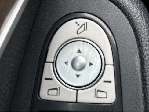 Used 2020 Mercedes-Benz GLC 300 image 41