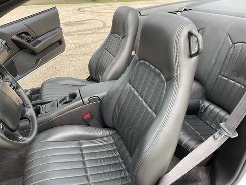 Used 2002 Chevrolet Camaro Z28 w/ SS Performance/Appearance Pkg RWD image 74
