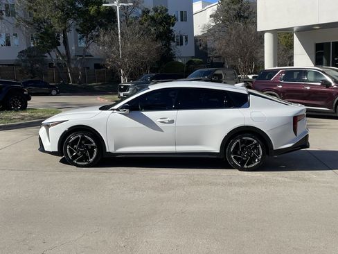 Used 2025 Kia K4 GT-Line image 3