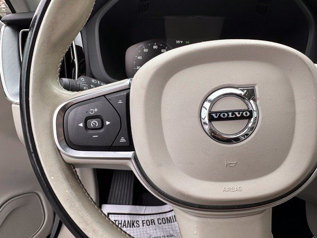 Used 2020 Volvo XC60 T5 Momentum FWD image 23