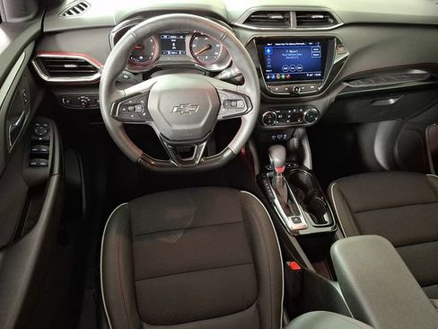 Used 2023 Chevrolet TrailBlazer RS w/ Convenience Package AWD/4WD image 2