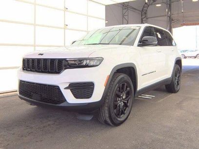 Used 2024 Jeep Grand Cherokee Altitude