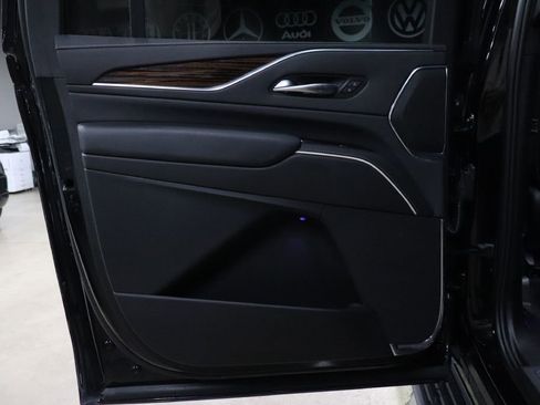 Used 2022 Cadillac Escalade ESV Premium Luxury w/ Performance Package image 21