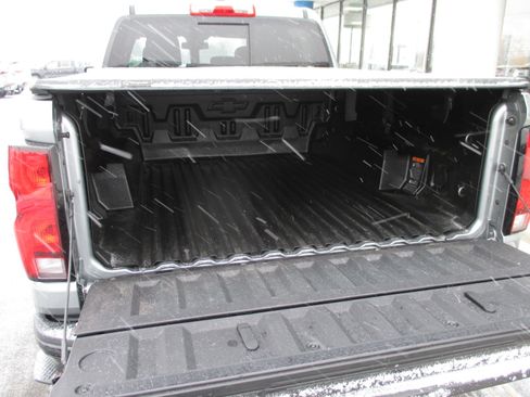 Used 2023 Chevrolet Colorado Z71 w/ Z71 Convenience Package 2 image 10