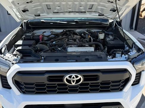 Used 2024 Toyota Tacoma TRD Off-Road AWD/4WD image 41