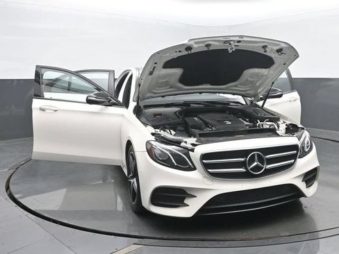 Used 2018 Mercedes-Benz E 300 4MATIC image 52