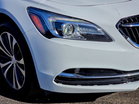 Used 2017 Buick LaCrosse Preferred image 5