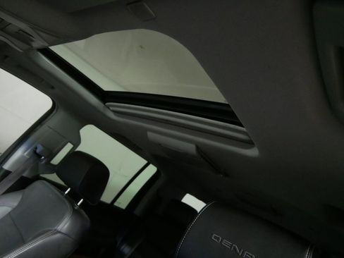 Used 2017 GMC Yukon XL Denali w/ Open Road Package image 12